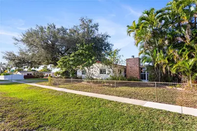 2201 NW 87th Ave, Pembroke Pines, FL 33024 - Photo 44