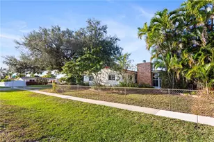 2201 NW 87th Ave, Pembroke Pines, FL 33024 - Photo 44