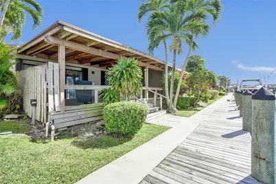 2619 S Parkview Dr, Hallandale Beach, FL 33009 - Photo 14