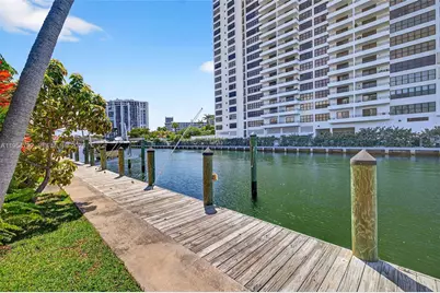2619 S Parkview Dr, Hallandale Beach, FL 33009 - Photo 64
