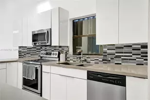 2619 S Parkview Dr, Hallandale Beach, FL 33009 - Photo 12