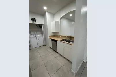 4295 NE 10th Ct, Homestead, FL 33033 - Photo 4