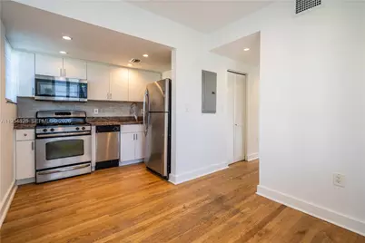 2425 Flamingo Pl #12, Miami Beach, FL 33140 - Photo 8