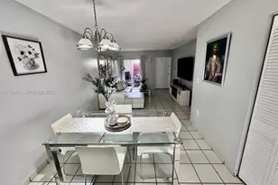 15645 SW 82nd Cir Ln, Miami, FL 33193 - Photo 8