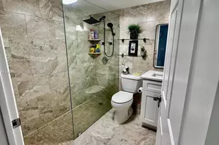 15645 SW 82nd Cir Ln, Miami, FL 33193 - Photo 18