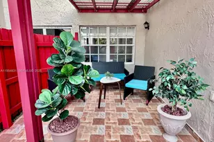 15645 SW 82nd Cir Ln, Miami, FL 33193 - Photo 4