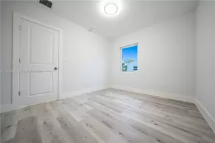 1221 NW 75th St, Miami, FL 33147 - Photo 14