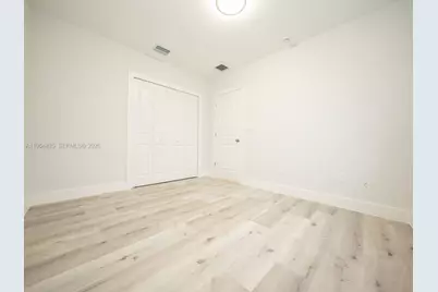 1221 NW 75th St, Miami, FL 33147 - Photo 34