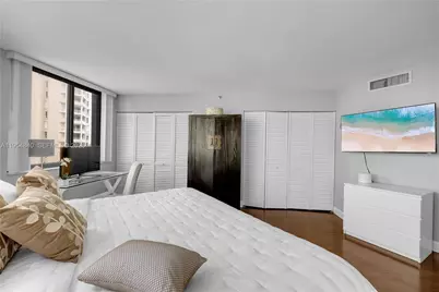 540 Brickell Key Dr #1514, Miami, FL 33131 - Photo 16