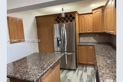 240 N 70th Way, Hollywood, FL 33024 - Photo 2