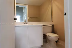 561 Racquet Club Rd, Weston, FL 33326 - Photo 10