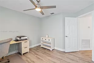 1024 NW 184th Way, Pembroke Pines, FL 33029 - Photo 22