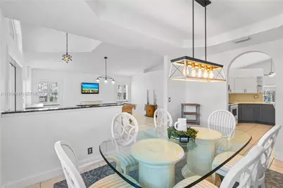 1024 NW 184th Way, Pembroke Pines, FL 33029 - Photo 10