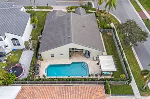 1024 NW 184th Way, Pembroke Pines, FL 33029 - Photo 38