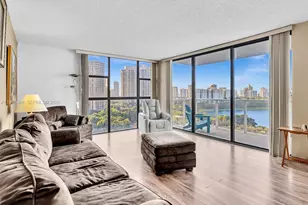 3731 N Country Club Dr, Aventura, FL 33180 - Photo 4