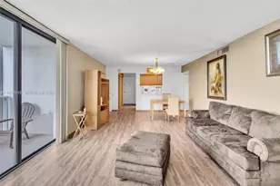 3731 N Country Club Dr, Aventura, FL 33180 - Photo 30