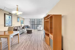 3731 N Country Club Dr, Aventura, FL 33180 - Photo 18