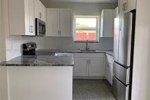 9435 SW 39th St, Miami, FL 33165 - Photo 8