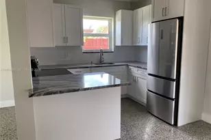 9435 SW 39th St, Miami, FL 33165 - Photo 4