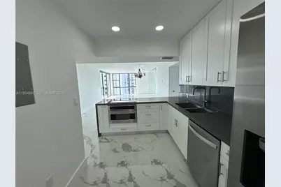 3675 N Country Club Dr #1209, Aventura, FL 33180 - Photo 32