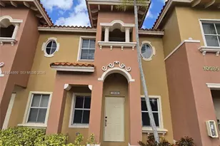 10595 SW 6th St, Pembroke Pines, FL 33025 - Photo 1