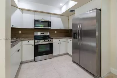 2470-2472 NE 182nd Ter, North Miami Beach, FL 33160 - Photo 8