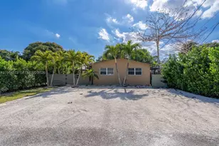 2470-2472 NE 182nd Terrace, North Miami Beach, FL 33160 - Photo 8