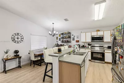 10412 SW 23rd Ct, Miramar, FL 33025 - Photo 12