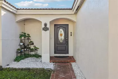 10412 SW 23rd Ct, Miramar, FL 33025 - Photo 4