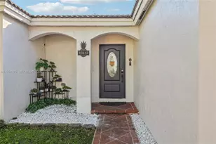 10412 SW 23rd Ct, Miramar, FL 33025 - Photo 4