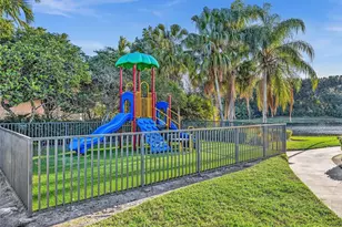 900 Spoonbill Cir, Weston, FL 33326 - Photo 48