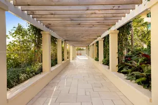 300 South Pointe Dr, Miami Beach, FL 33139 - Photo 26