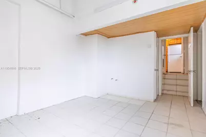 3050 NW 2nd St, Miami, FL 33125 - Photo 14