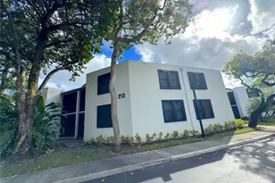 213 Lake Pointe Dr, Oakland Park, FL 33309 - Photo 1