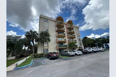 9360 Fontainebleau Blvd #301, Miami, FL 33172 - Photo 1