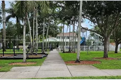 1015 SE 24th Ter #1015, Homestead, FL 33035 - Photo 30