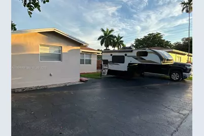 1610 N Hayes Str #B, Hollywood, FL 33020 - Photo 16