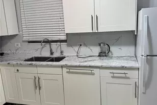 1610 N Hayes Str, Hollywood, FL 33020 - Photo 4