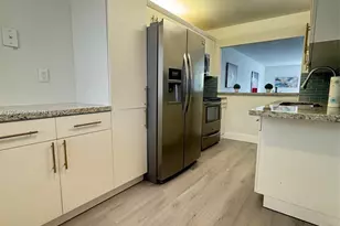 163 Lakeview Dr, Weston, FL 33326 - Photo 2