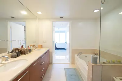 50 Biscayne Blvd #3702, Miami, FL 33132 - Photo 12