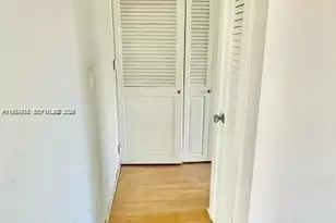 1631 NE 114th St, Miami, FL 33181 - Photo 12