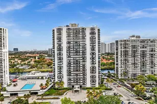 3675 N Country Club Dr, Aventura, FL 33180 - Photo 58