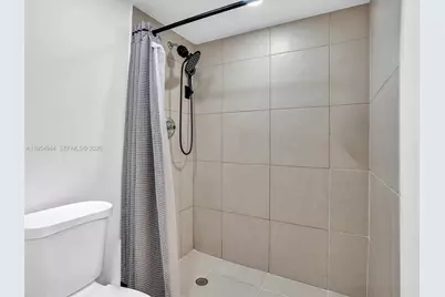 3675 N Country Club Dr #410, Aventura, FL 33180 - Photo 34