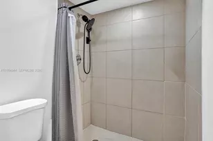 3675 N Country Club Dr, Aventura, FL 33180 - Photo 34