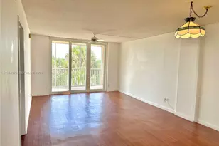 250 Jacaranda Dr, Plantation, FL 33324 - Photo 6