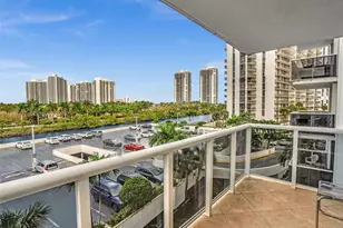 3675 N Country Club Dr, Aventura, FL 33180 - Photo 24