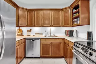 3675 N Country Club Dr, Aventura, FL 33180 - Photo 2