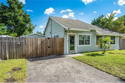 4542 SW 25th Ave #1, Dania Beach, FL 33312 - Photo 2