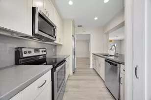 8230 SW 63rd Pl, Miami, FL 33143 - Photo 10