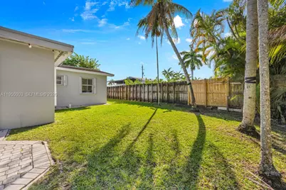 8230 SW 63rd Pl, Miami, FL 33143 - Photo 20